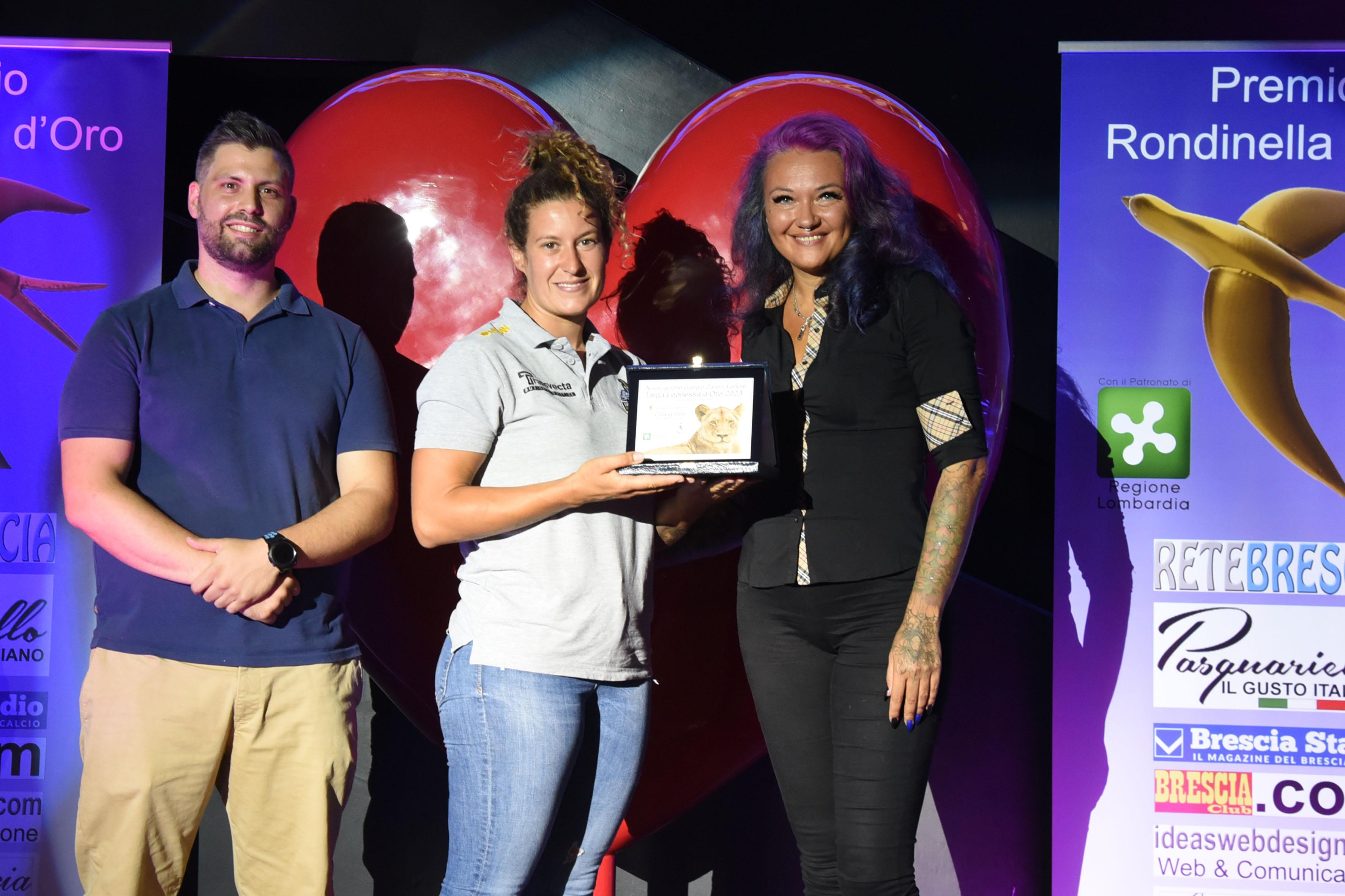 LE CALVIGNARE RICEVONO LA LEONESSA D LE CALVIGNARE RICEVONO LA LEONESSA D